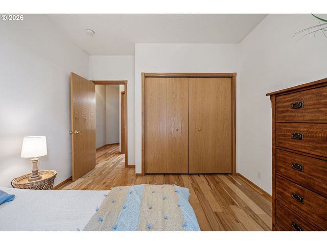 619 DRIFTWOOD Dr, Eugene, OR 97402