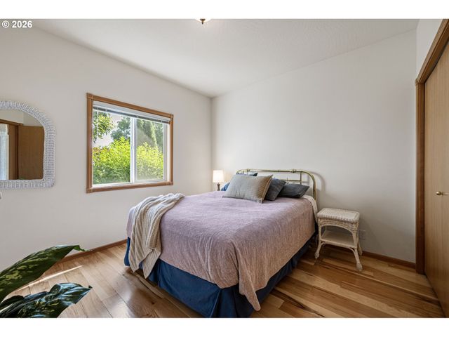 619 DRIFTWOOD Dr, Eugene, OR 97402