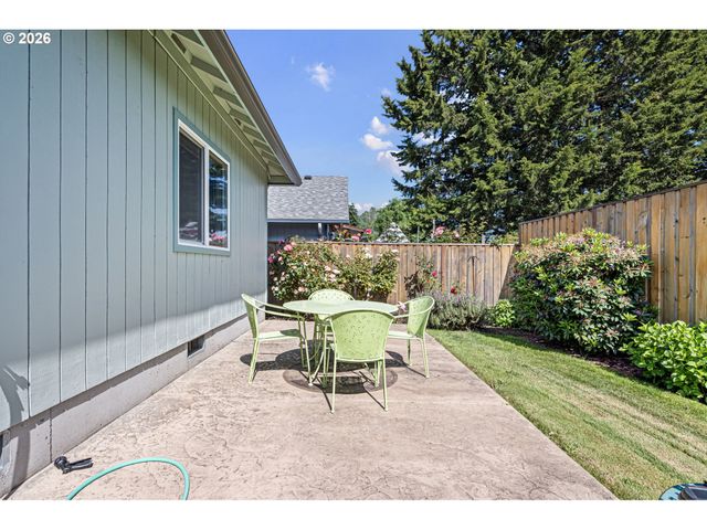 619 DRIFTWOOD Dr, Eugene, OR 97402