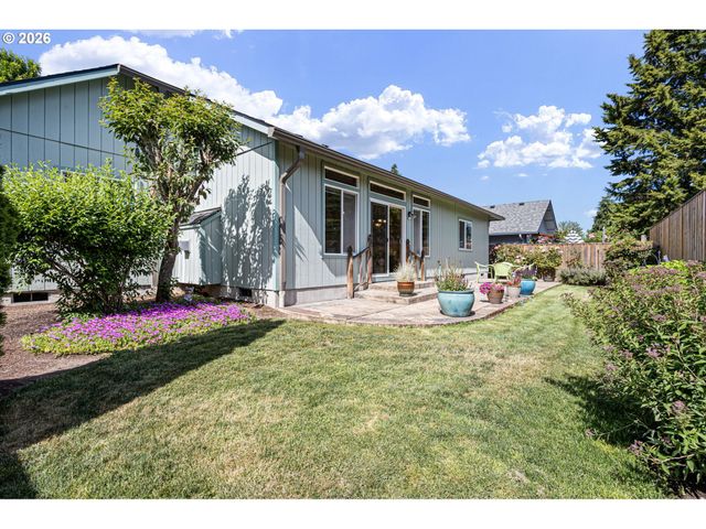 619 DRIFTWOOD Dr, Eugene, OR 97402