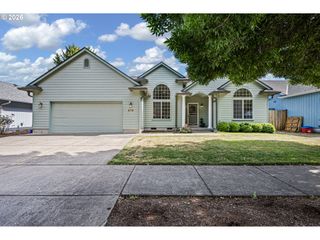 619 DRIFTWOOD Dr, Eugene, OR 97402