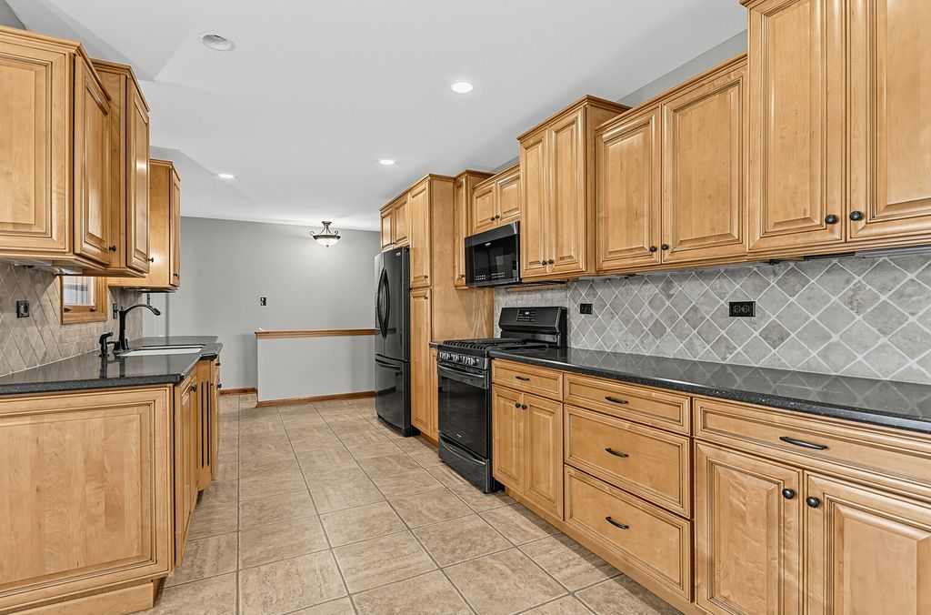 2817 Wake Island Drive, Joliet, IL 60435 — photo 5