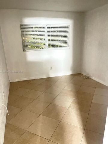 7410 SW 82nd St K312, Miami, FL 33143