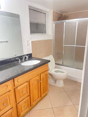 7410 SW 82nd St K312, Miami, FL 33143