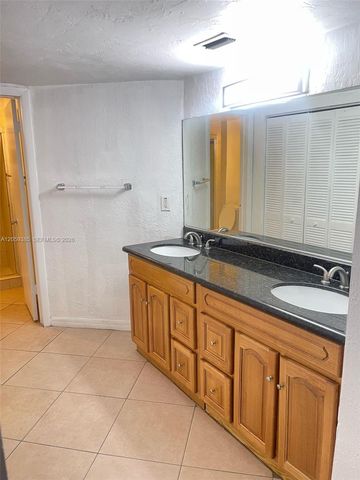 7410 SW 82nd St K312, Miami, FL 33143