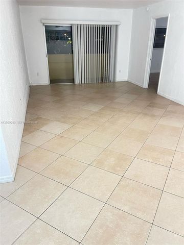 7410 SW 82nd St K312, Miami, FL 33143