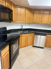7410 SW 82nd St K312, Miami, FL 33143