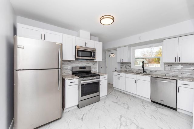 6412 Indiana Avenue N, Brooklyn Center, MN 55429