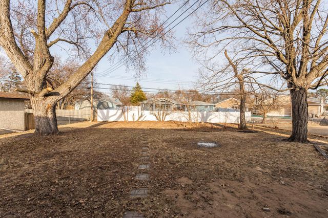 6412 Indiana Avenue N, Brooklyn Center, MN 55429