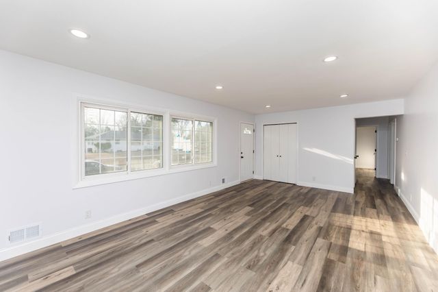 6412 Indiana Avenue N, Brooklyn Center, MN 55429
