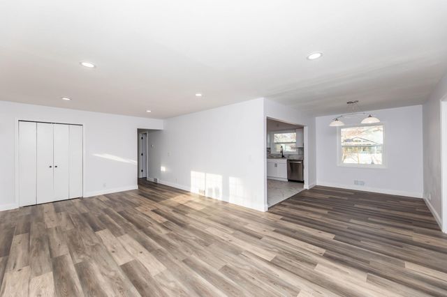 6412 Indiana Avenue N, Brooklyn Center, MN 55429