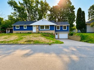 6412 Indiana Avenue N, Brooklyn Center, MN 55429