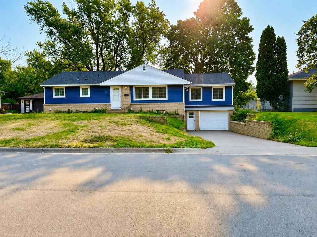 6412 Indiana Avenue N, Brooklyn Center, MN 55429