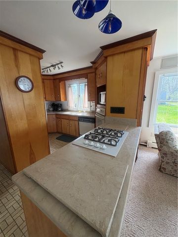 2187 Lake Road, Ontario, NY 14519