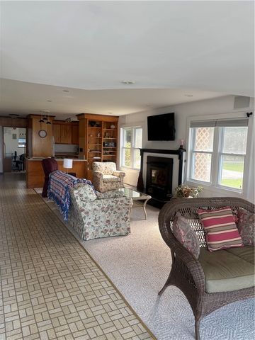 2187 Lake Road, Ontario, NY 14519