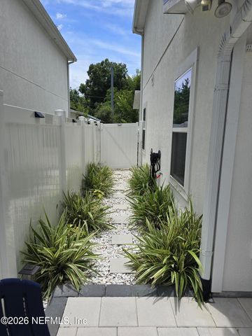 633 CHESTNUT Street, Jacksonville, FL 32205