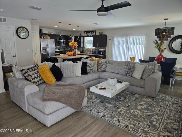 633 CHESTNUT Street, Jacksonville, FL 32205