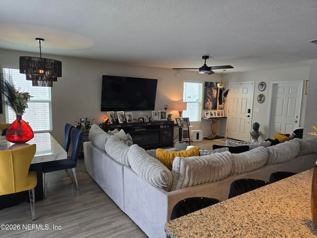 633 CHESTNUT Street, Jacksonville, FL 32205