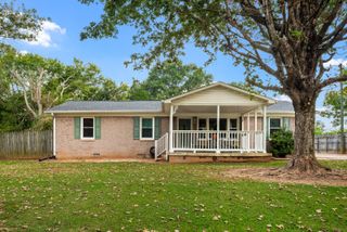 140 Lakeside Dr, Columbia, TN 38401