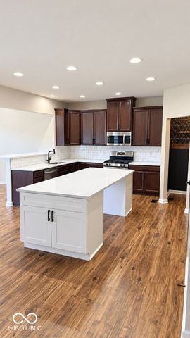 15142 Betton Place, Fishers, IN 46037