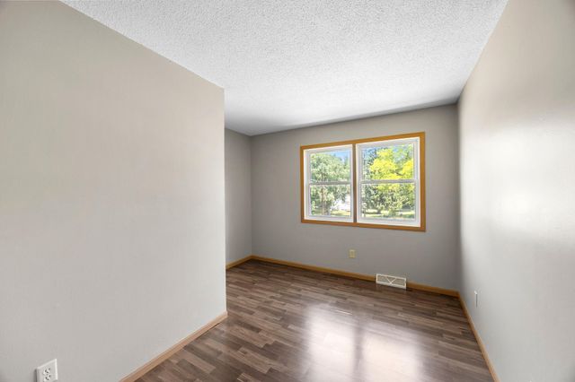 6117 W 105th Street, Bloomington, MN 55438