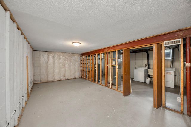 6117 W 105th Street, Bloomington, MN 55438