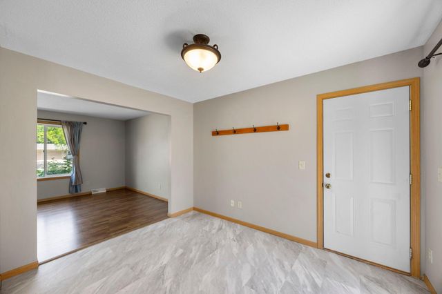 6117 W 105th Street, Bloomington, MN 55438