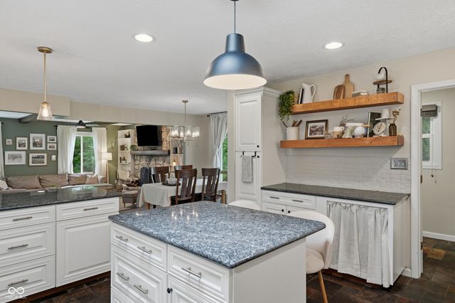221 Aspen Way, Noblesville, IN 46062