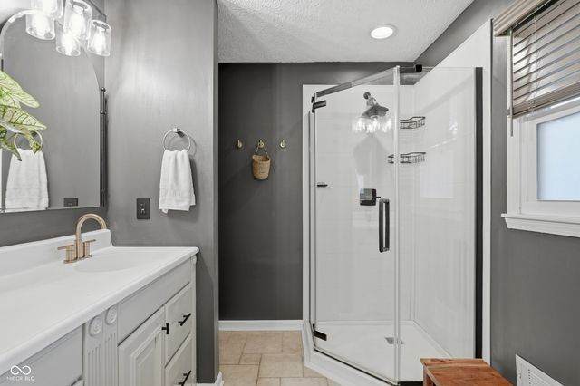 221 Aspen Way, Noblesville, IN 46062