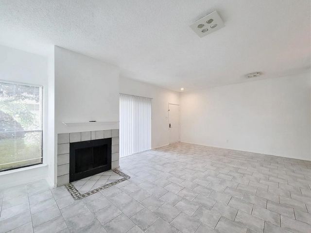 7119 N Holiday Drive, Galveston, TX 77550