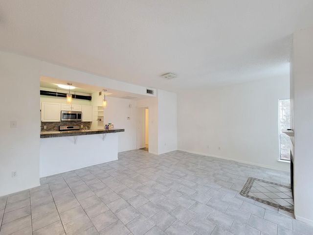 7119 N Holiday Drive, Galveston, TX 77550
