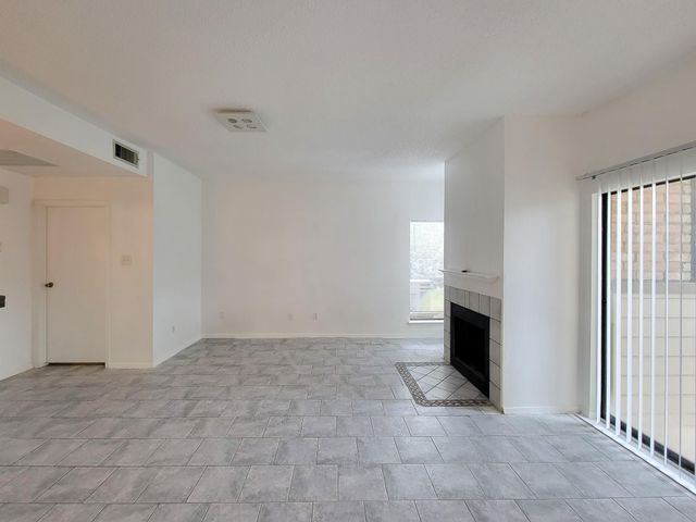 7119 N Holiday Drive, Galveston, TX 77550