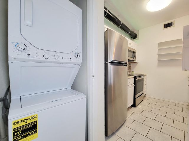 7119 N Holiday Drive, Galveston, TX 77550
