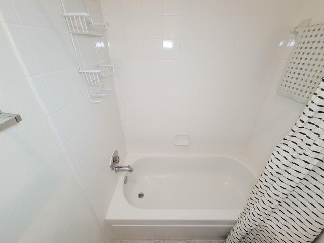 7119 N Holiday Drive, Galveston, TX 77550