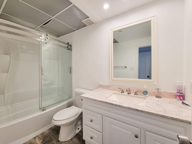 7119 N Holiday Drive, Galveston, TX 77550