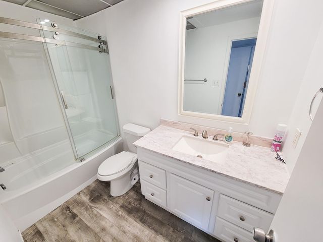 7119 N Holiday Drive, Galveston, TX 77550