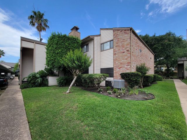 7119 N Holiday Drive, Galveston, TX 77550