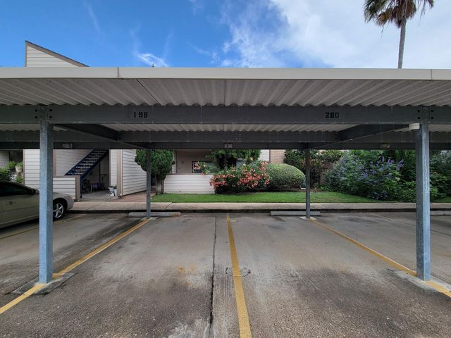 7119 N Holiday Drive, Galveston, TX 77550