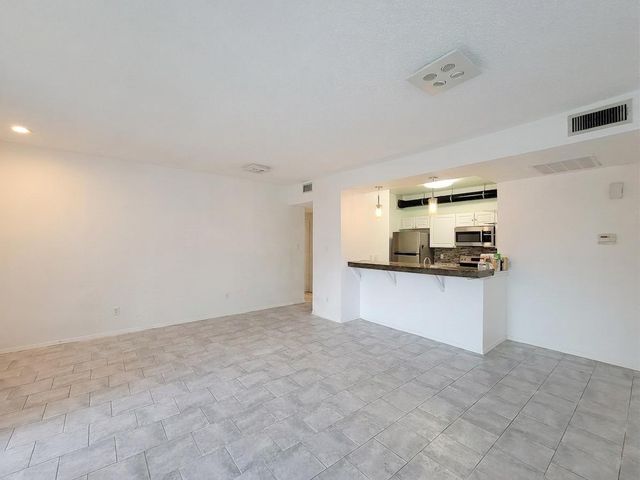 7119 N Holiday Drive, Galveston, TX 77550