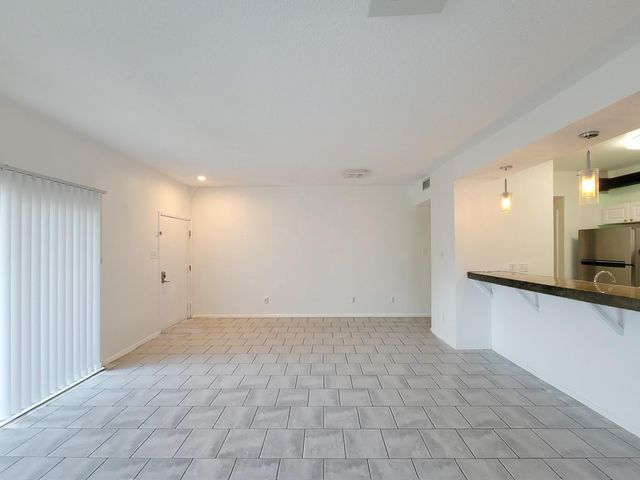 7119 N Holiday Drive, Galveston, TX 77550