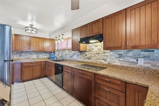 301 Nittany Dr, Monroeville, PA 15146