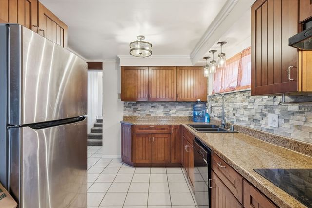 301 Nittany Dr, Monroeville, PA 15146