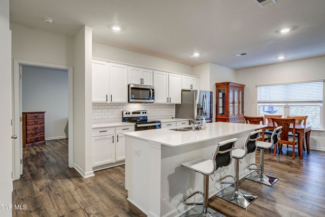 2472 Bridgeforth Crossing, Kingsport, TN 37664