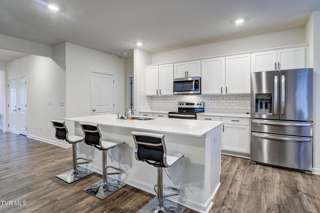 2472 Bridgeforth Crossing, Kingsport, TN 37664