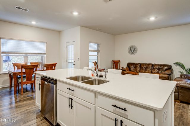 2472 Bridgeforth Crossing, Kingsport, TN 37664