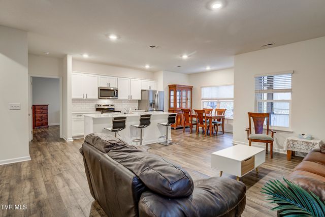 2472 Bridgeforth Crossing, Kingsport, TN 37664