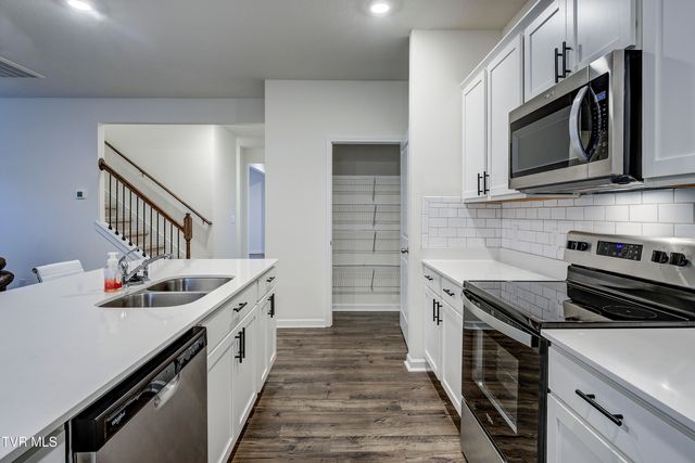 2472 Bridgeforth Crossing, Kingsport, TN 37664