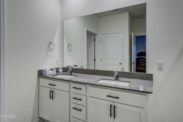 2472 Bridgeforth Crossing, Kingsport, TN 37664