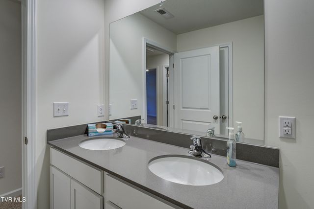 2472 Bridgeforth Crossing, Kingsport, TN 37664