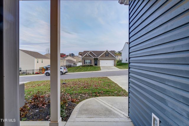 2472 Bridgeforth Crossing, Kingsport, TN 37664